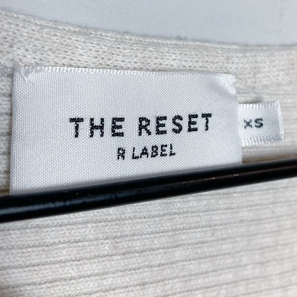 The Reset R Label Ribbed Cream Short Sleeve Pullover Sweater - Picture 8 of 12